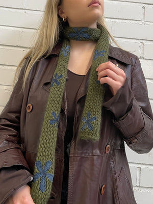 
            
                Load image into Gallery viewer, Forest Green Denim Flower knitted scarf
            
        